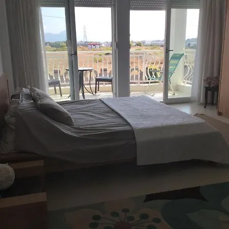 4 Bed Private Duplex In Small Exclusive Gated Community Apartment Side